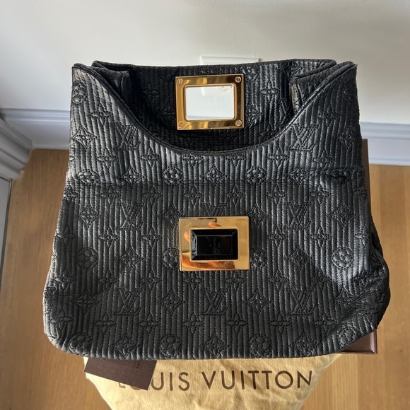 Louis Vuitton Altair Clutch Quilted Monogram Leather in Noire - Picture 7 of 15